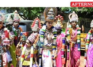 Devotees flock to Kulasekarapattinam for Dasara